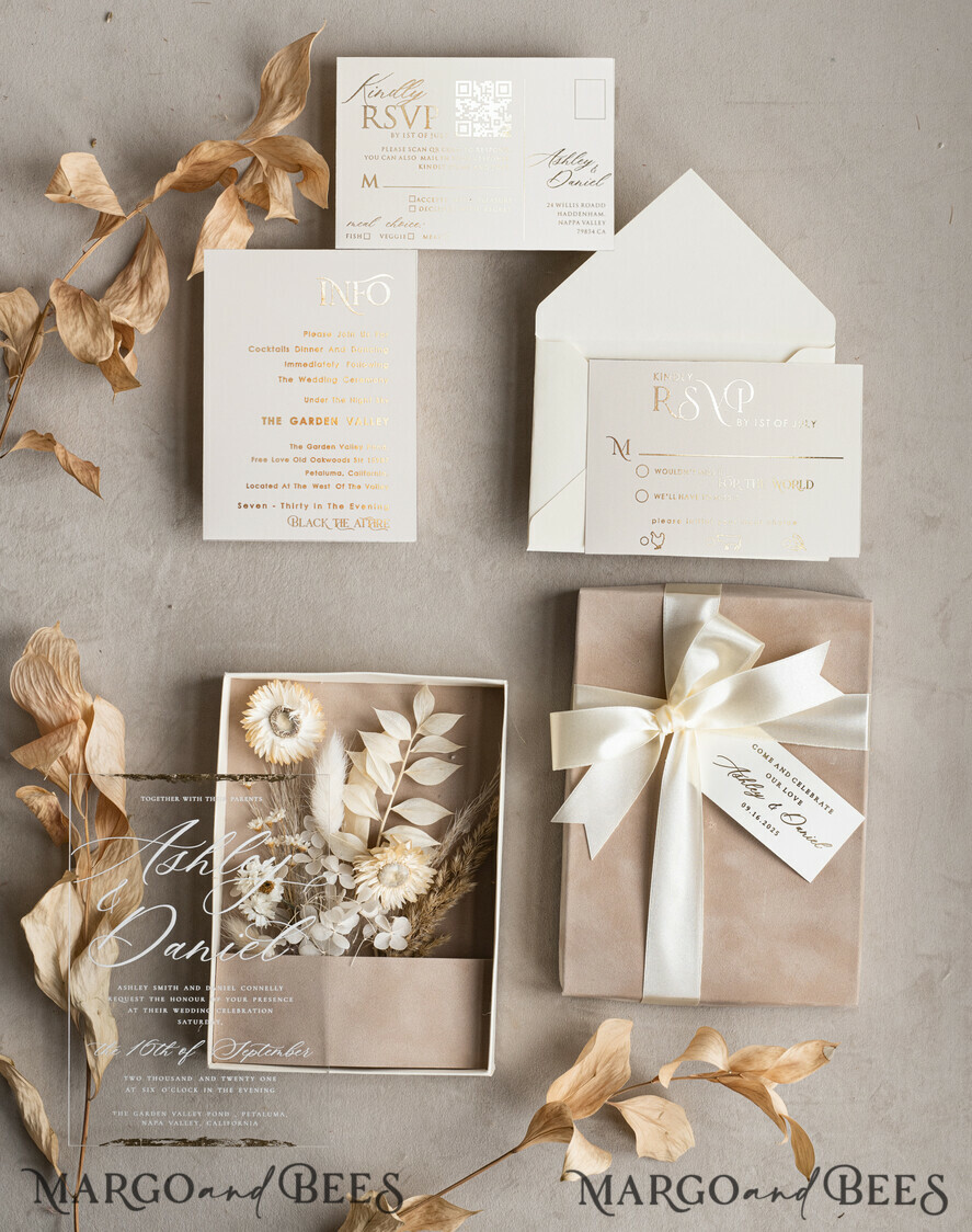 WEDDING INVITATIONS Invitations for VIP/ boxed Invites for Parents Natural Dried Flowers Wedding Invitations in velvet box, Plexi Glamour Boxed Wedding Invitation Suite Luxury, Romantic Velvet Wedding Cards, Bespoke Golden Invites