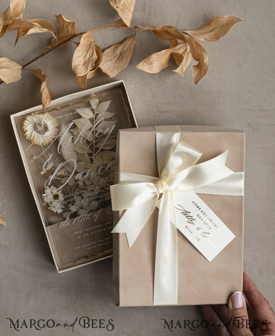 WEDDING INVITATIONS Invitations for VIP/ boxed Invites for Parents Natural Dried Flowers Wedding Invitations in velvet box, Plexi Glamour Boxed Wedding Invitation Suite Luxury, Romantic Velvet Wedding Cards, Bespoke Golden Invites