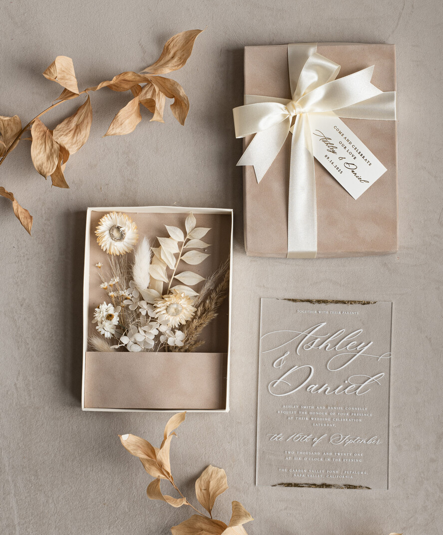 WEDDING INVITATIONS Invitations for VIP/ boxed Invites for Parents Natural Dried Flowers Wedding Invitations in velvet box, Plexi Glamour Boxed Wedding Invitation Suite Luxury, Romantic Velvet Wedding Cards, Bespoke Golden Invites