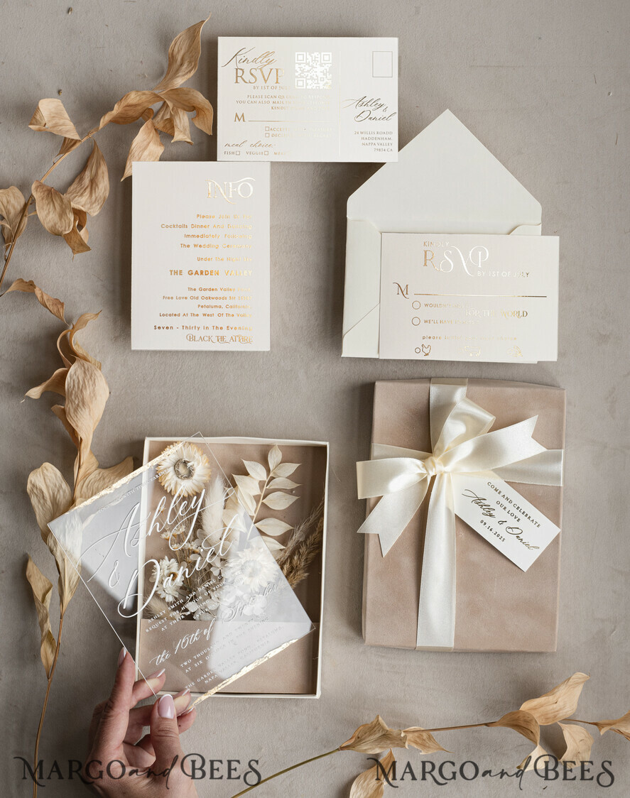 WEDDING INVITATIONS Invitations for VIP/ boxed Invites for Parents Natural Dried Flowers Wedding Invitations in velvet box, Plexi Glamour Boxed Wedding Invitation Suite Luxury, Romantic Velvet Wedding Cards, Bespoke Golden Invites