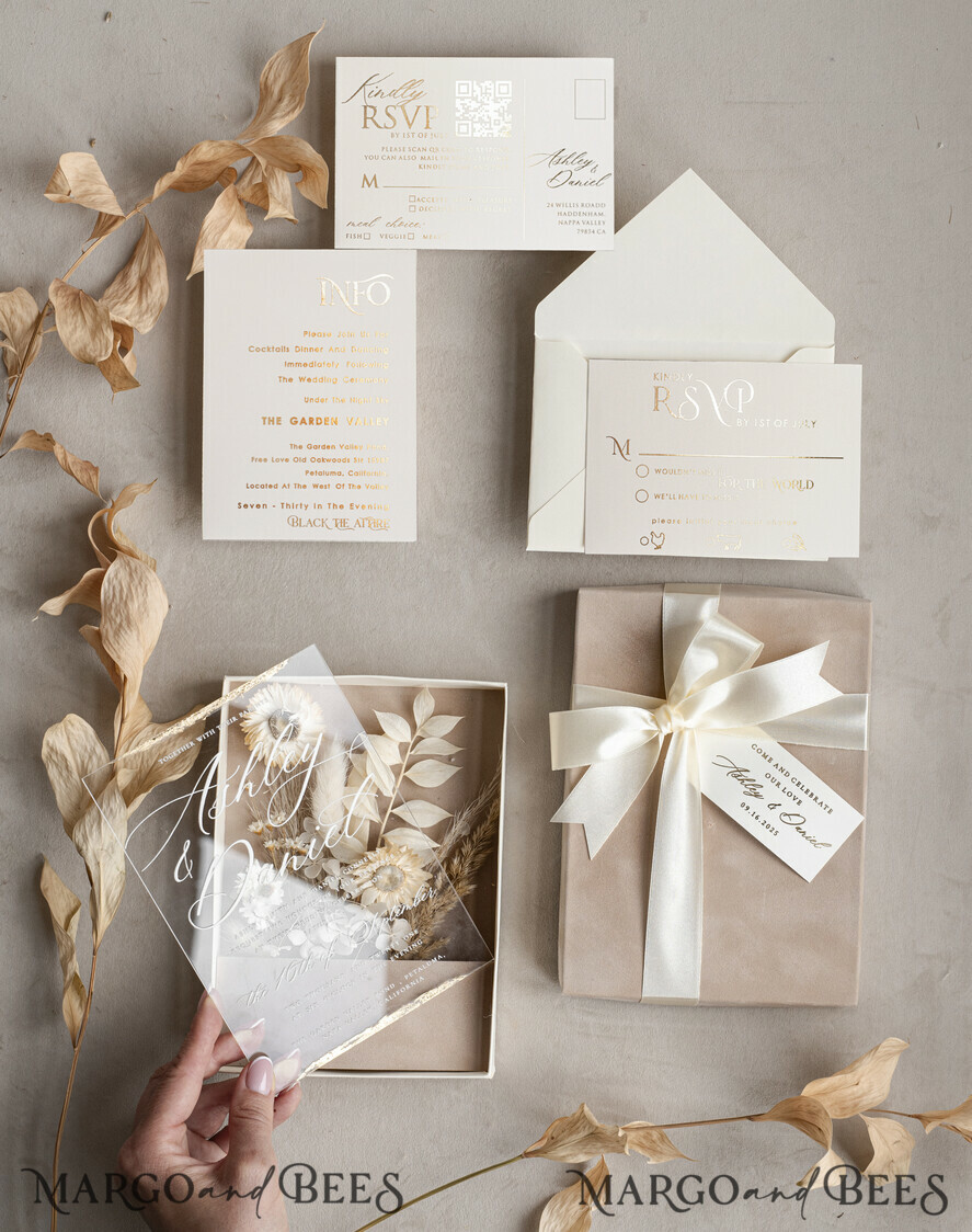 WEDDING INVITATIONS Invitations for VIP/ boxed Invites for Parents Natural Dried Flowers Wedding Invitations in velvet box, Plexi Glamour Boxed Wedding Invitation Suite Luxury, Romantic Velvet Wedding Cards, Bespoke Golden Invites