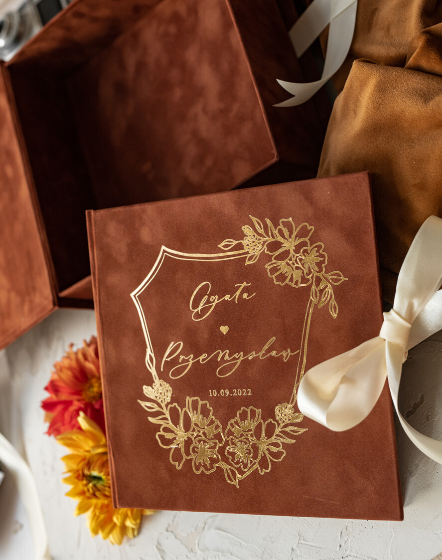 WEDDING GUEST BOOKS Velvet Instax Guestbook terracotta Gold Presonalised Wedding Guest Book, Velvet Memory Photo Fall Wedding , Luxury Wedding Guest Book, Polaroid velvet Guest book