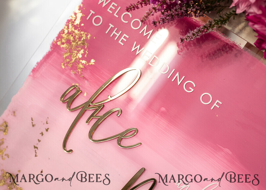 TABLE PLANS AND WEDDING WELCOME SIGNS plexi gold / velvet Acrylic Mauve Ombre Wedding Welcome Sign Painted Acrylic gold Wedding Welcome Sign, Dusty Rose Gold Plexi Wedding Welcome Sign, Plum Fall Luxury Wedding Wedding Welcome Sign , Blush Pink Wedding Signage Golden mirror Wedding Welcome Sign