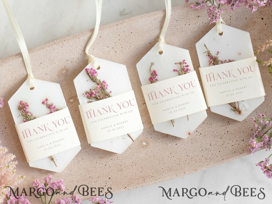 WEDDING FAVORS Wedding Soy Wax Tablet Thank You Favor gift Soy Scented wax Tablet favours with heather flowers, Boho wedding air Freshener, Scented thank you Decoration, Baby shower favor gift, wedding favors idea