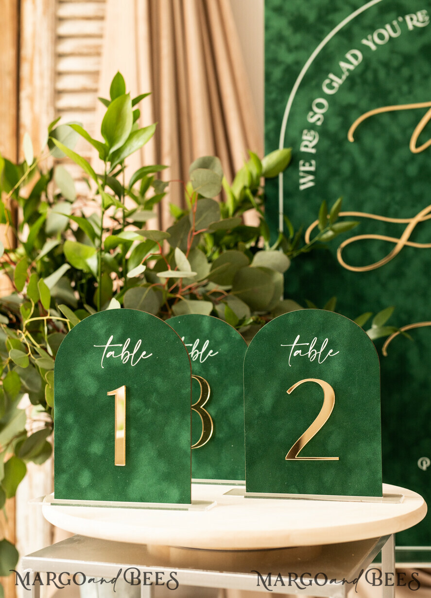TABLE DECOR SIGNS Velvet table Numbers and Decor Arch Table Number, Luxury Green Velvet Arched Table numbers with acrylic stand, green and Gold Wedding Table Decor, 3D Golden Letters, Wedding signage