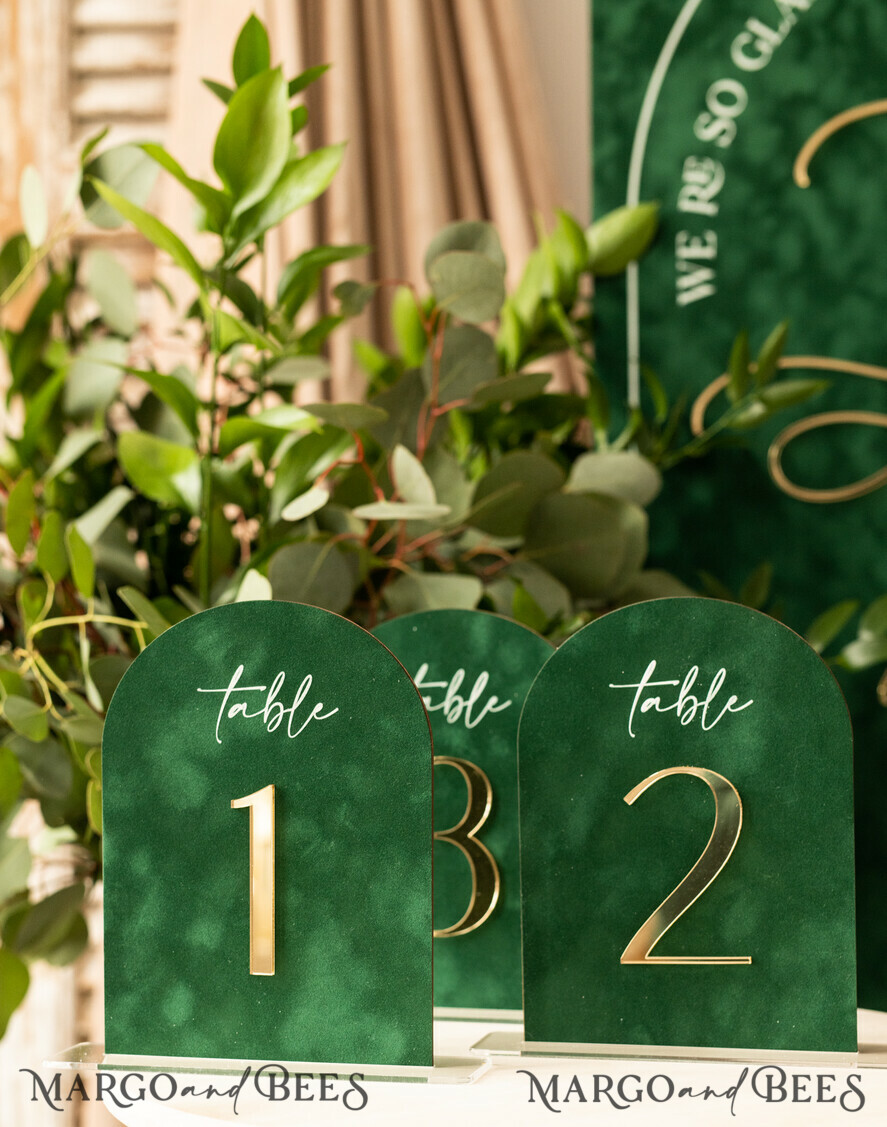 TABLE DECOR SIGNS Velvet table Numbers and Decor Arch Table Number, Luxury Green Velvet Arched Table numbers with acrylic stand, green and Gold Wedding Table Decor, 3D Golden Letters, Wedding signage