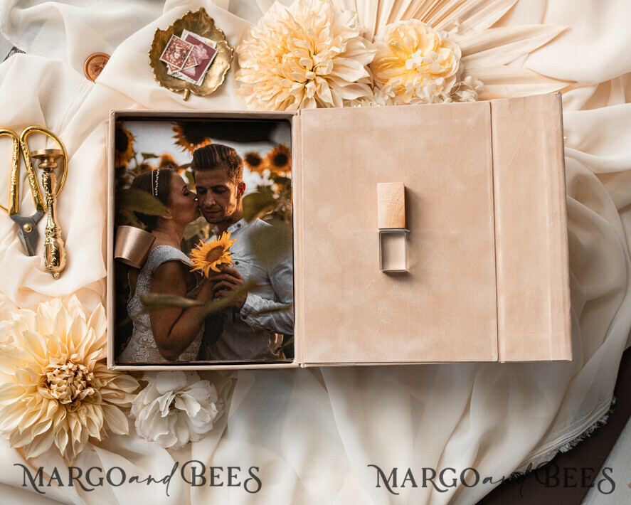 PHOTO ALBUM/ PHOTO BOX Velvet Photo Box Photographer Box Tan Velvet Photo Box Photographer Box Wedding Memory Box, Beige Custom Keepsake Box, Taupe Photographer Gifts for Clients, Wedding Pictures packaging, Custom photography Nude box