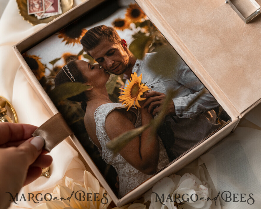 PHOTO ALBUM/ PHOTO BOX Velvet Photo Box Photographer Box Tan Velvet Photo Box Photographer Box Wedding Memory Box, Beige Custom Keepsake Box, Taupe Photographer Gifts for Clients, Wedding Pictures packaging, Custom photography Nude box
