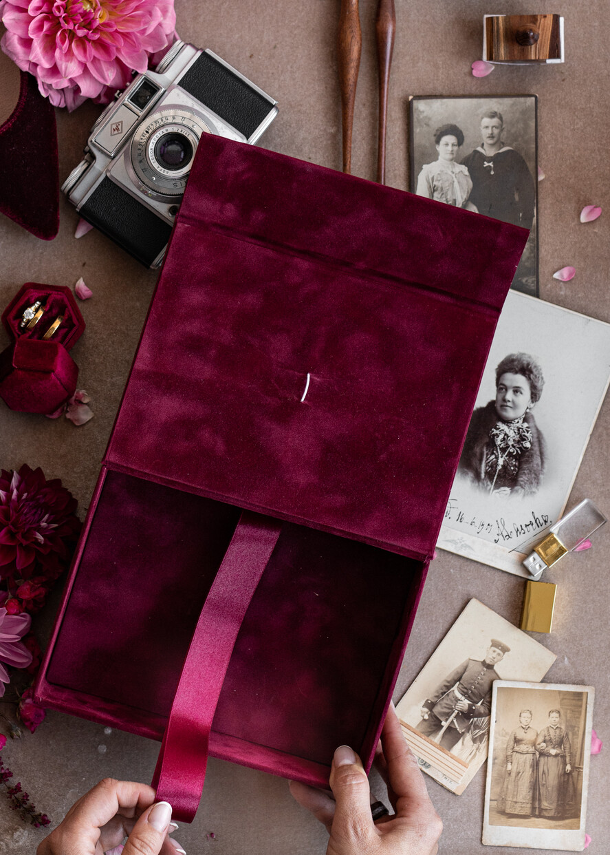 PHOTO ALBUM/ PHOTO BOX Velvet Photo Box Photographer Box Burgundy Velvet Photo Box, Maroon Photographer Box, Marsala Gold Wedding Memory Box, Gold Mirror Custom Keepsake Box, Photographer Gifts for Clients, Wedding Pictures packaging, Custom photography Copper box