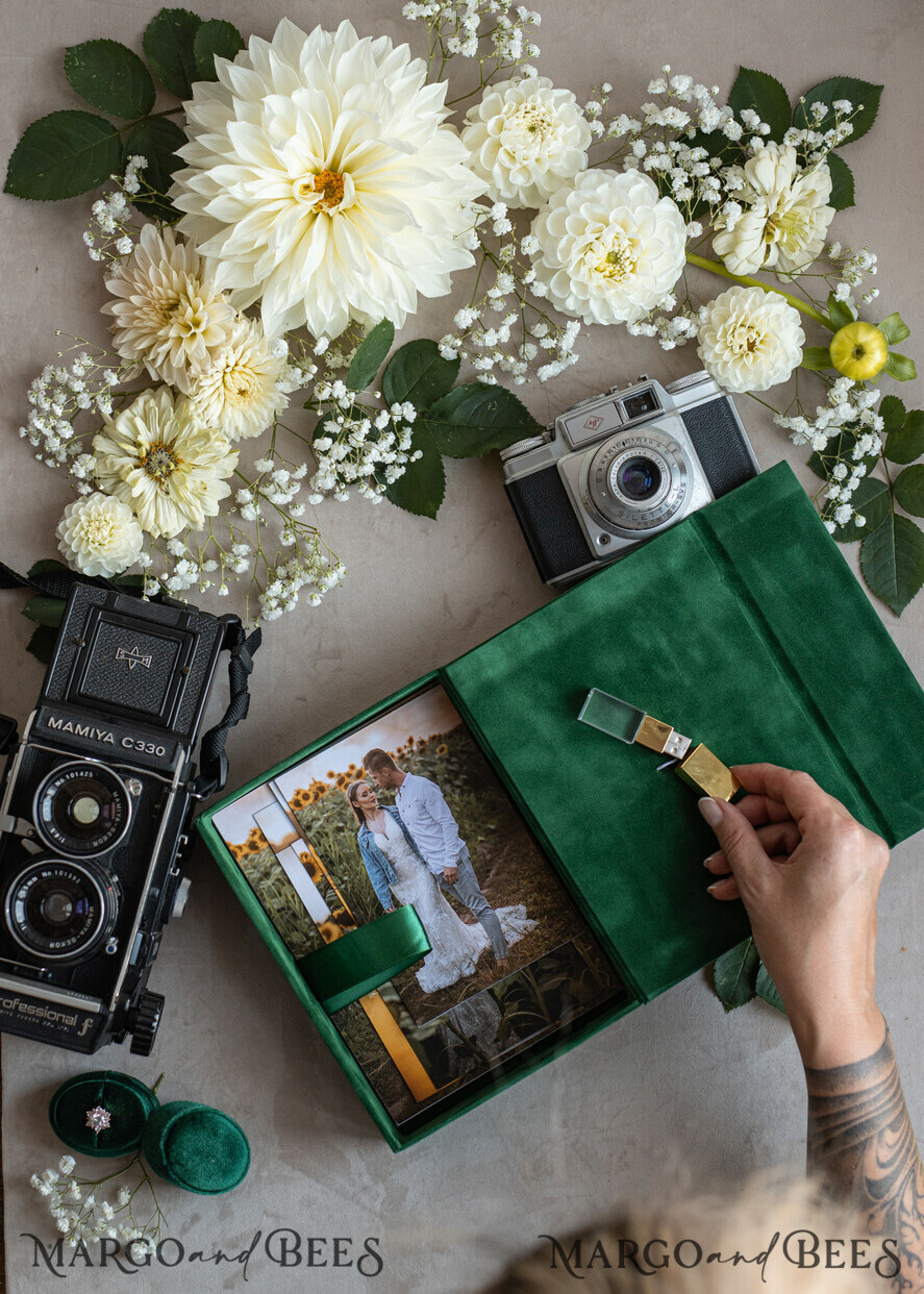 PHOTO ALBUM/ PHOTO BOX Velvet Photo Box Photographer Box Emerald Green Velvet Photo Box Photographer Box Wedding Memory Box, Greenery Custom Keepsake Box, Garden Photographer Gifts for Clients, Wedding Pictures packaging, Custom photography box