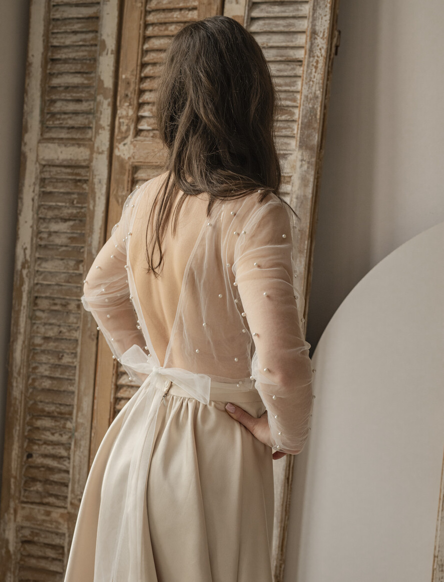 BRIDE bolero, robes, garter LACE WEDDING BOLERO Ivory tulle Beaded Bare Back Wedding bolero long sleeve, Shrug Women Wedding, Bridal Coverup with pearls , Ivory Blouse for Bride, Bridal Tulle Blouse, dress capalet