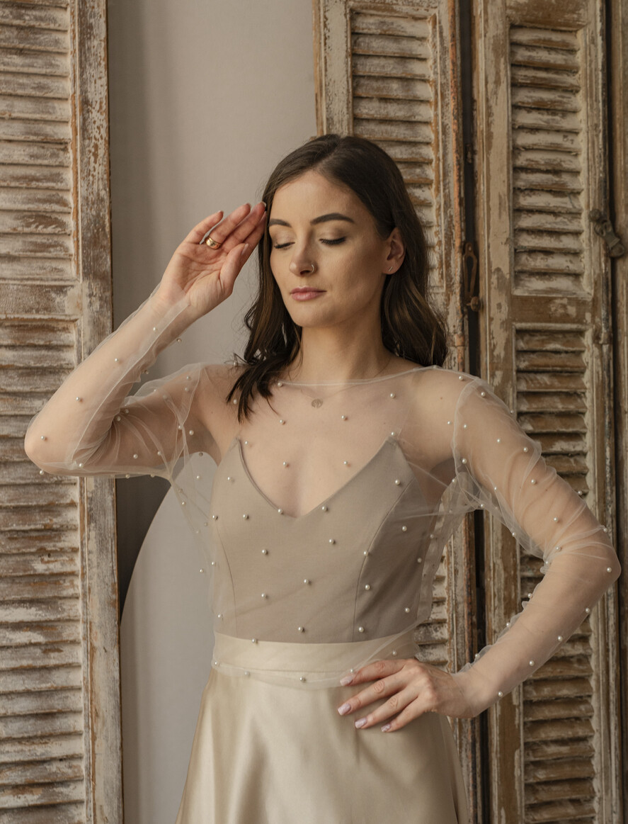 BRIDE bolero, robes, garter LACE WEDDING BOLERO Ivory tulle Beaded Bare Back Wedding bolero long sleeve, Shrug Women Wedding, Bridal Coverup with pearls , Ivory Blouse for Bride, Bridal Tulle Blouse, dress capalet