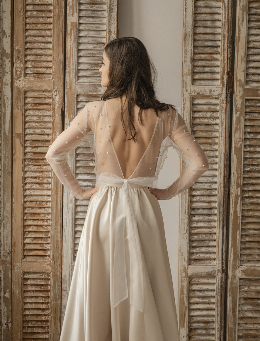 BRIDE bolero, robes, garter LACE WEDDING BOLERO Ivory tulle Beaded Bare Back Wedding bolero long sleeve, Shrug Women Wedding, Bridal Coverup with pearls , Ivory Blouse for Bride, Bridal Tulle Blouse, dress capalet