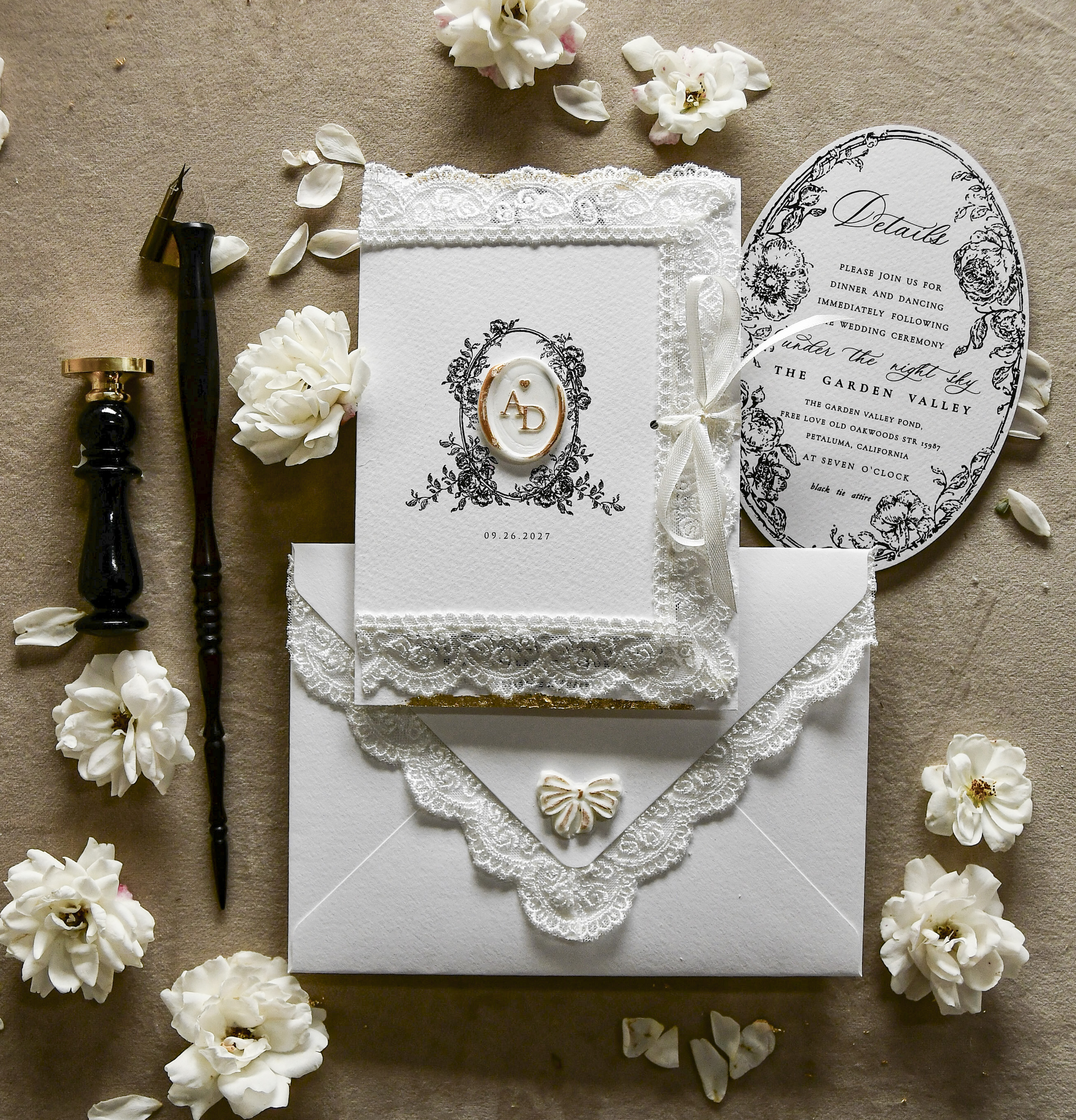 Online RSVPs vs. Mailed Cards: What Every Couple Should Know