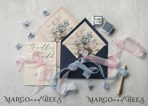 WEDDING INVITATIONS Elegante Einladungen Klassische Karten Vintage Blumenhochzeitseinladungen, minimalistische rosa Hochzeitseinladungen, zarte königsblaue Hochzeitskarten mit handgefärbtem Band, handgemachte Hochzeitspapeterie.