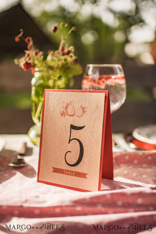 TABLE DECOR SIGNS Wood Eco Rustic Table numbers Rustic Brown and Red Wedding Table Numbers, Barn Wedding Table Cards, Eco Romantic Personalized Cards, Strawberry Wedding Table Décor, Simple Rustic Table Cards