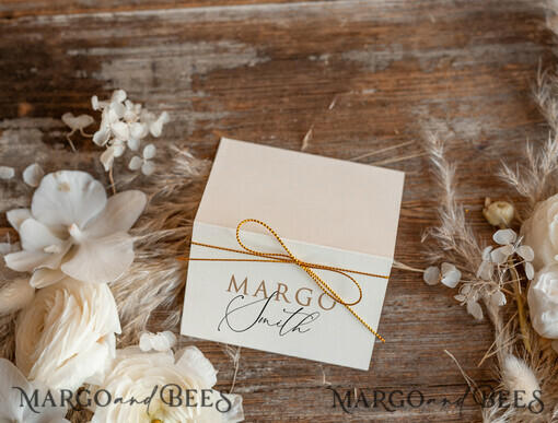 PLACE CARDS / TABLE CARDS Romantisches Boho/ Botanisch/ Floral Moderne Hochzeitsplatzkarten mit metallic-goldener Schnur, elegante Hochzeitsplatzkarten, luxuriöse Namensschilder, atemberaubende Tischdekoration für Hochzeiten, anspruchsvolle Hochzeitskarten.