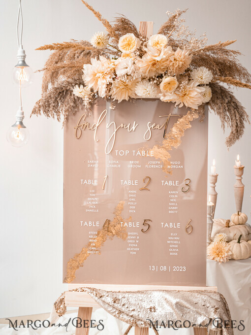 TABLE PLANS AND WEDDING WELCOME SIGNS Plexi Gold / Samt Elegantes klares Hochzeitsset Acryl Finde deinen Platz, personalisierter Hochzeitsbeige Tischplan, akrylklar tan transparent und golden modernes klares transparentes Sitzschema, 3D elegantes Finde deinen Platz - Sitzplan, goldener Luxus Hochzeits Tischplan, Hochzeitsdekoration mit goldenen Buchstaben - Goldene Empfangsbeschilderung - Individuelles Tan Zeremonieschild.