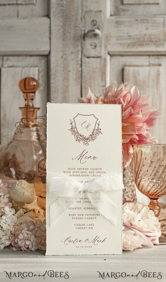 MENU & PROGRAMS romantic Elegant wedding menu card – a stylish way to display your wedding dishes and beautifully complement your table décor and place settings. 01/DEsuLak/m