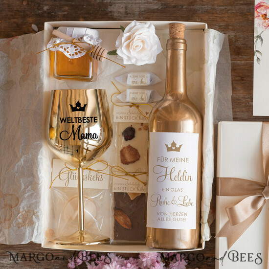 Geschenke zum Muttertag Geschenkset Entspannung Geschenkidee zum Muttertag: Goldenes Schnapsglas & Flaschenetikett – Geschenkset für Mama mit Glückwünschen 02/klwno/BMaDE