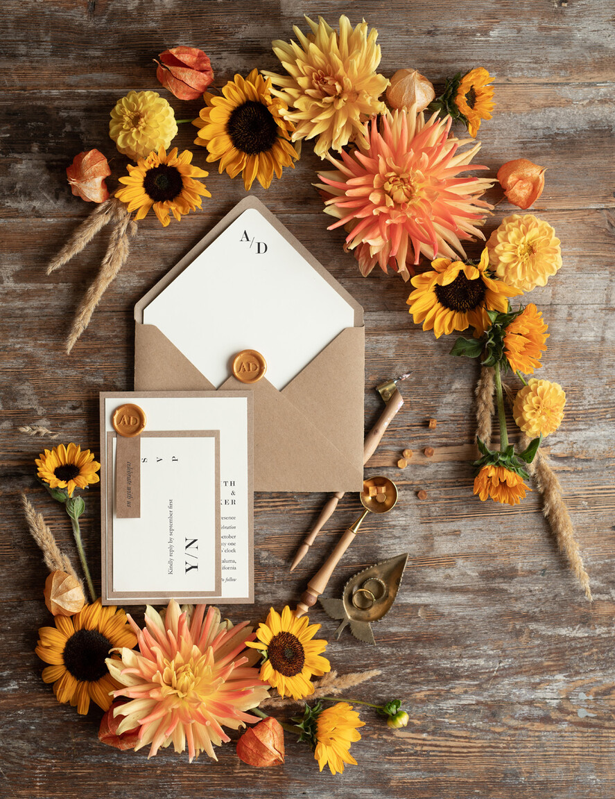 WEDDING INVITATIONS rustic / country / shabby chick Wedding invitations custom eco kraft stationery, wedding invitations with wax seal and hand made envelope, Rustic invitations 