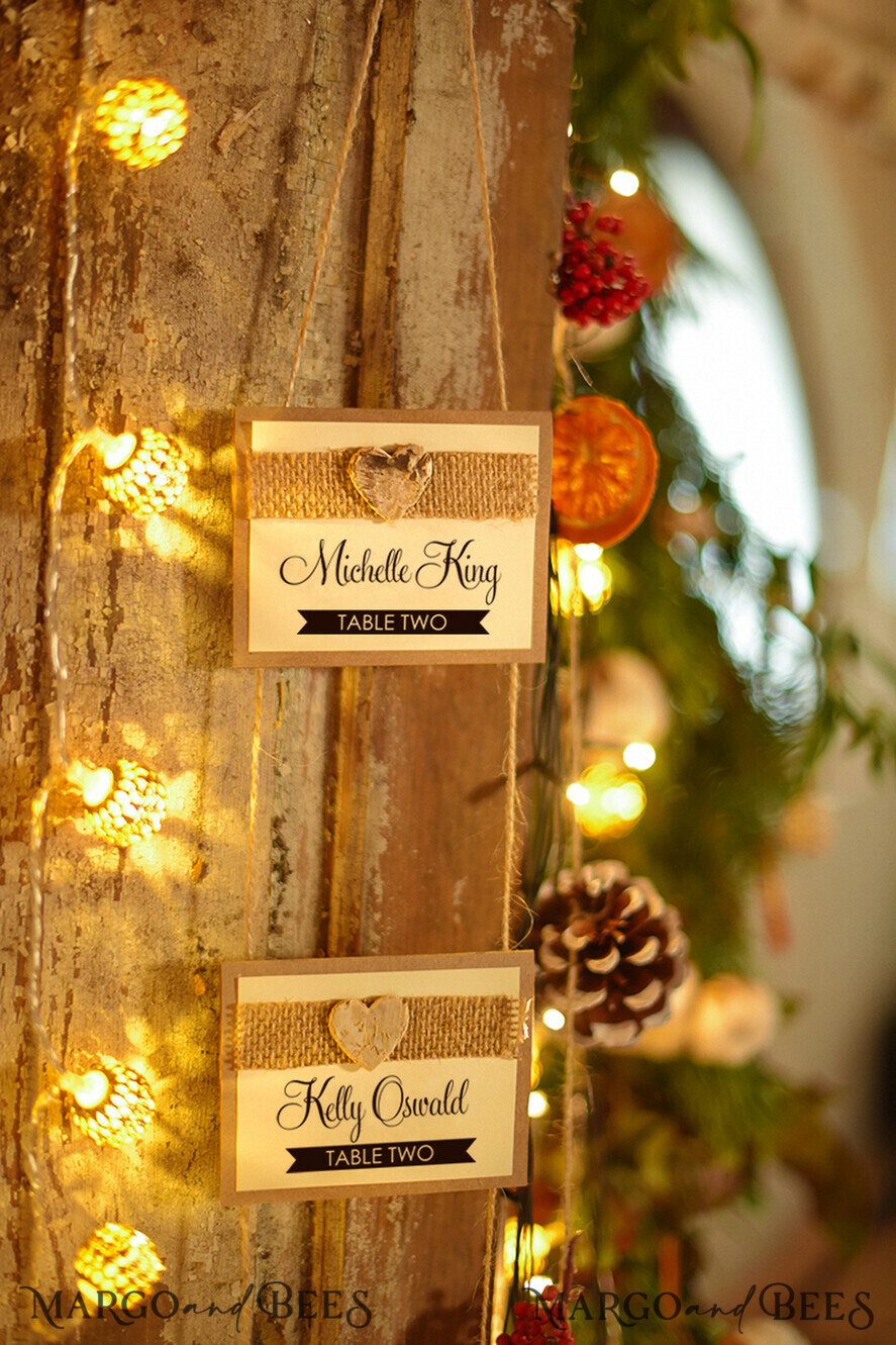 PLATZKARTEN / TISCHKARTEN  
 Rustikale Eco-Hochzeitsplatzkarten Ecru Eco Hochzeit Platzkarten, Rustikale Hochzeit Platzkarten, Birkenherz und natürliche Jutesack Hochzeit Namenskarten, Eco Rustikale Namensschilder, Bearbeitbarer Text, Rustikale Hochzeit