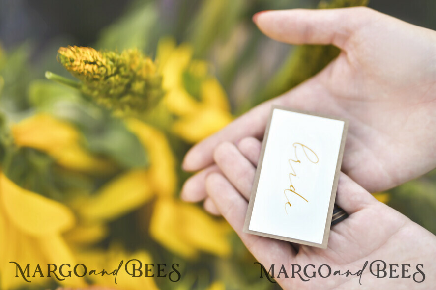 PLATZKARTEN / TISCHKARTEN  
 Rustikale Eco-Hochzeitsplatzkarten Minimalistische Eco-Hochzeitsplatzkarten, Rustikale Namensschilder, Einfache romantische Hochzeitsnamensschilder, Sonnenblumen-Hochzeitsstationery, Individuelle Text-Hochzeitsplatzkarten