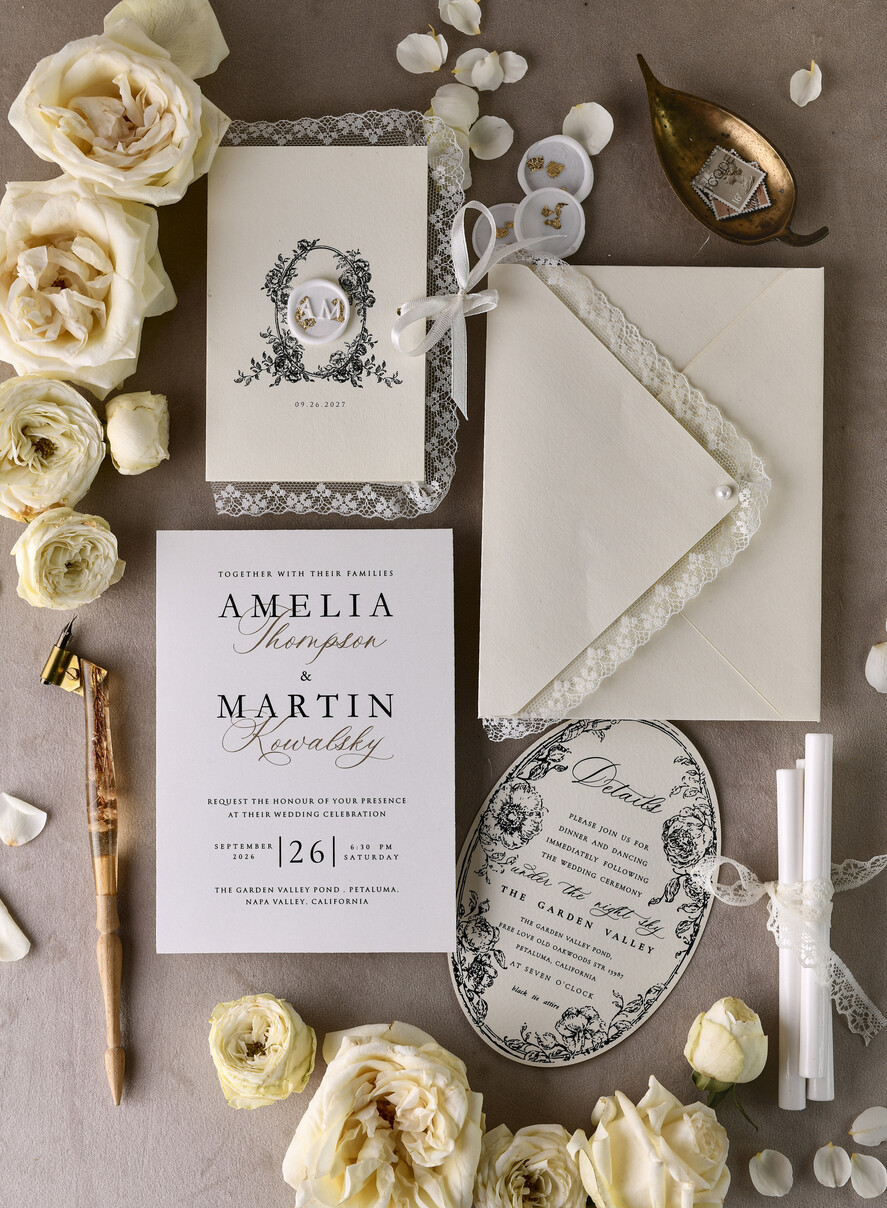 HOCHZEITS EINLADUNGEN vintage Spitze / rustikale Spitze Personalisierte Goldene Hochzeitseinladungen Vintage Spitze Einladungen Elfenbein