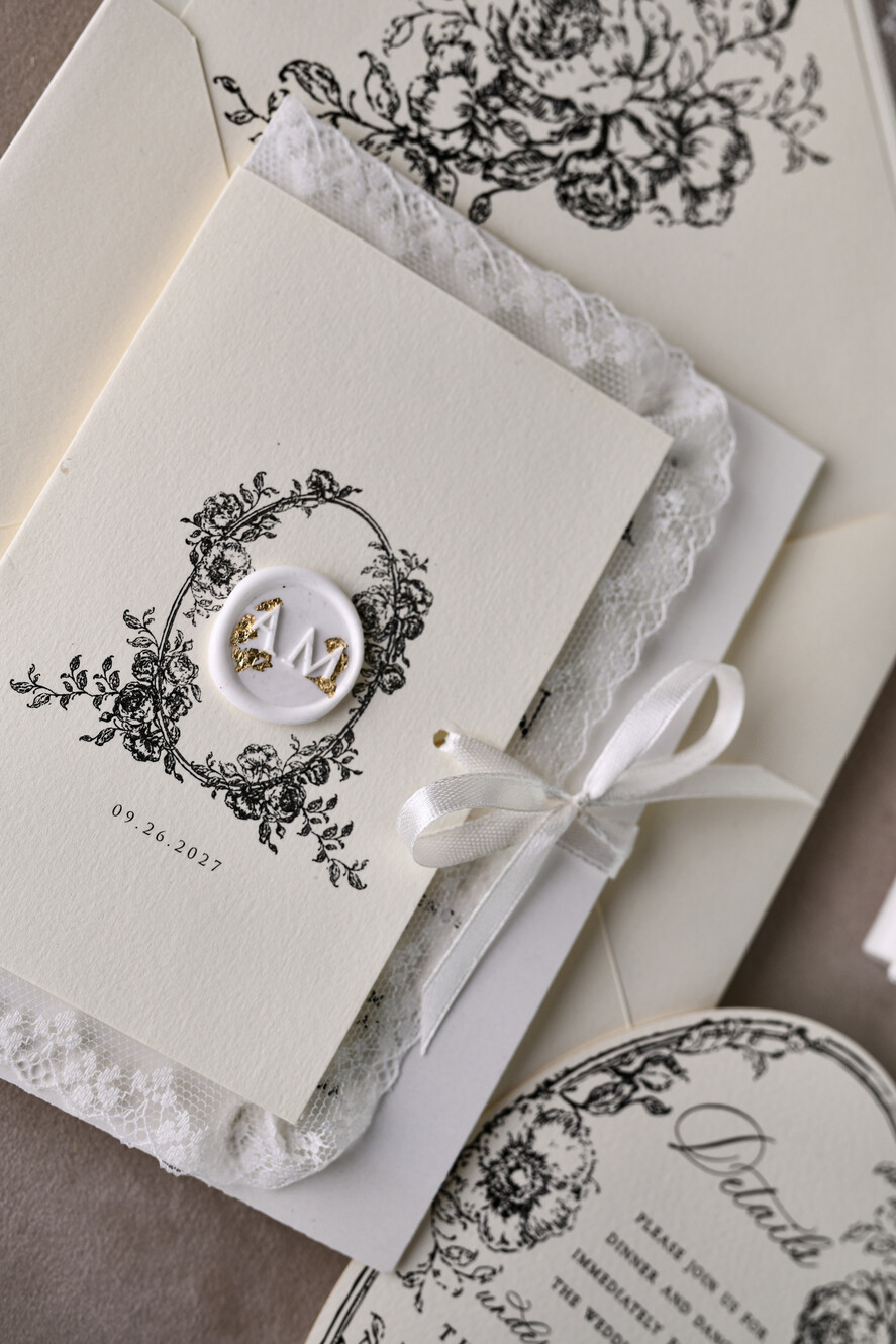 HOCHZEITS EINLADUNGEN vintage Spitze / rustikale Spitze Personalisierte Goldene Hochzeitseinladungen Vintage Spitze Einladungen Elfenbein
