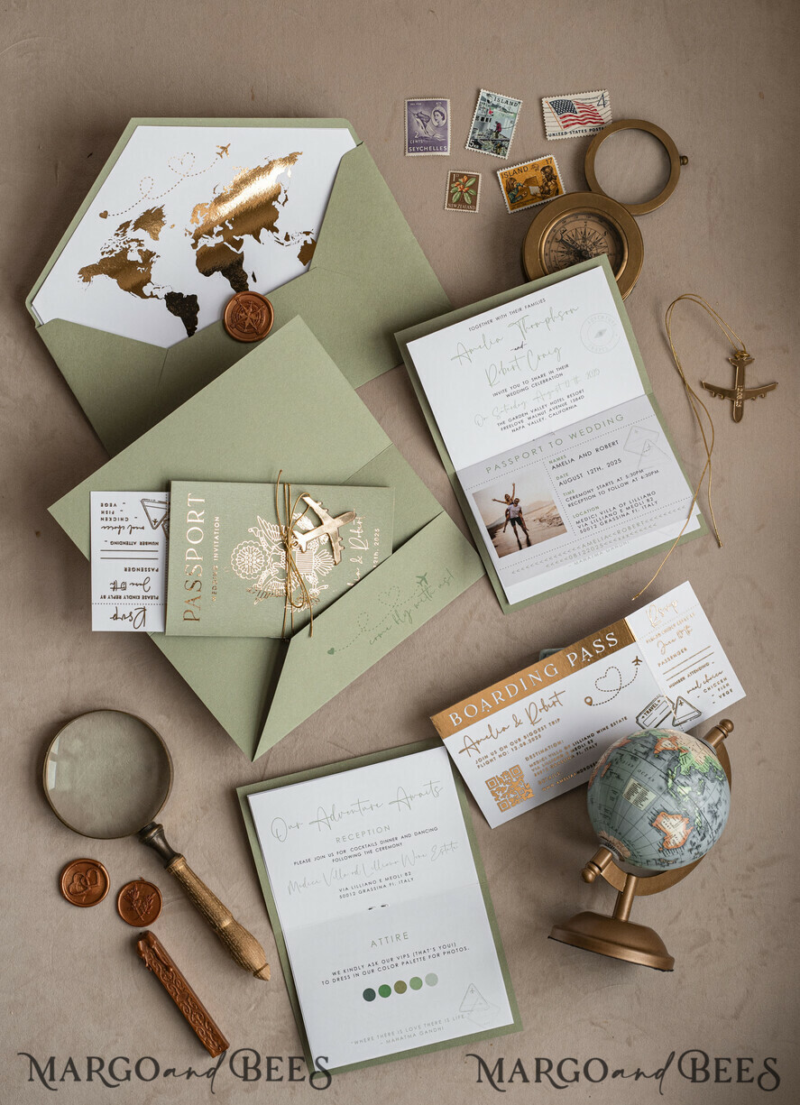 HOCHZEITS EINLADUNGEN Pass zur Liebe / Strandhochzeits-Einladungen Goldene Salbeigrüne Pass Hochzeitseinladung, Goldene Hochzeitskarten Boarding Pass, Grünes Reise-Pass Hochzeitseinladungen im Ausland, Hochzeitskarten für das Reiseziel Griechenland, Hochzeitseinladungen mit Reisekarten für die Toskana, Hochzeitsstationery Italien Weltkarte