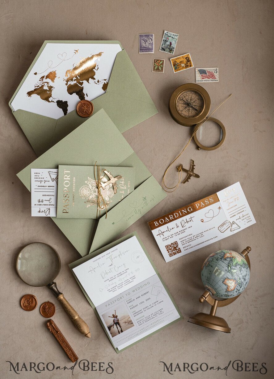 HOCHZEITS EINLADUNGEN Pass zur Liebe / Strandhochzeits-Einladungen Goldene Salbeigrüne Pass Hochzeitseinladung, Goldene Hochzeitskarten Boarding Pass, Grünes Reise-Pass Hochzeitseinladungen im Ausland, Hochzeitskarten für das Reiseziel Griechenland, Hochzeitseinladungen mit Reisekarten für die Toskana, Hochzeitsstationery Italien Weltkarte