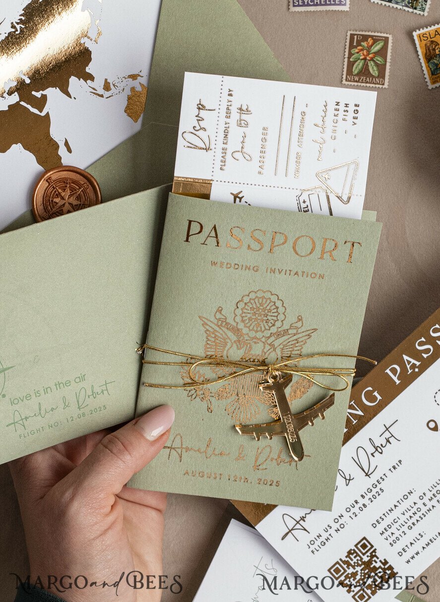 HOCHZEITS EINLADUNGEN Pass zur Liebe / Strandhochzeits-Einladungen Goldene Salbeigrüne Pass Hochzeitseinladung, Goldene Hochzeitskarten Boarding Pass, Grünes Reise-Pass Hochzeitseinladungen im Ausland, Hochzeitskarten für das Reiseziel Griechenland, Hochzeitseinladungen mit Reisekarten für die Toskana, Hochzeitsstationery Italien Weltkarte