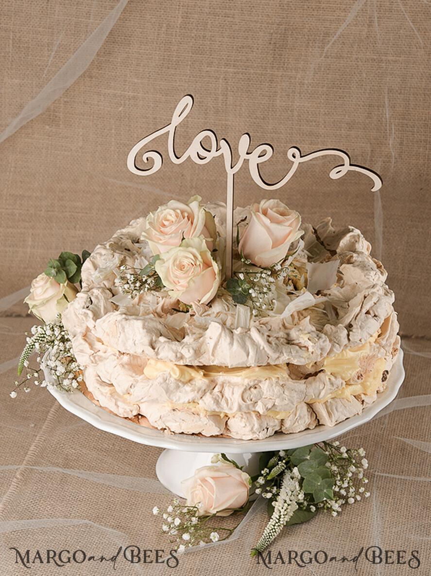 TORTENDEKORATION  
 RUSTIKAL  
 Hochzeitstorte Topper, aus Holz