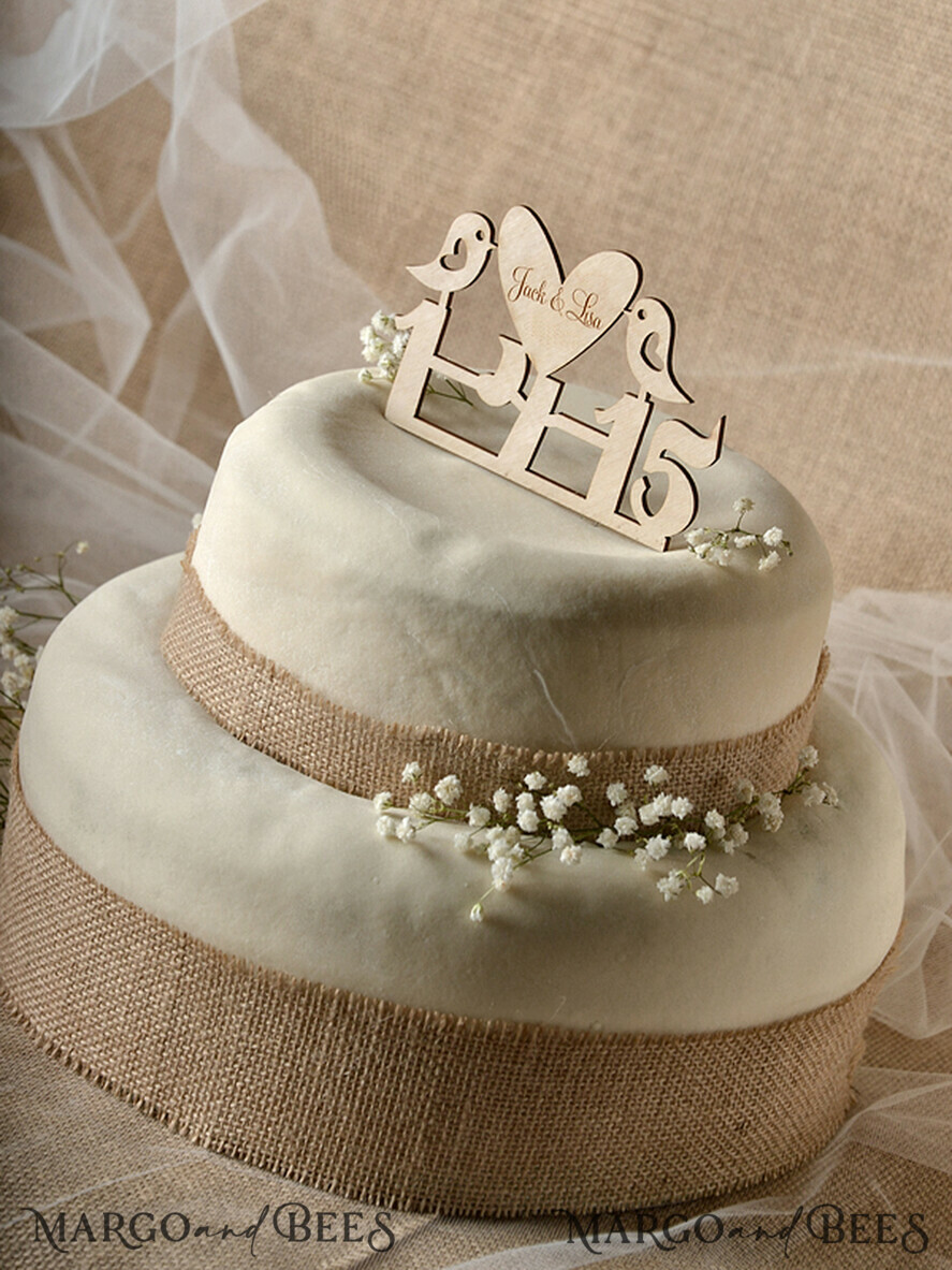 TORTENDEKORATION  
 RUSTIKAL  
 Hochzeitstorte Topper, Holz