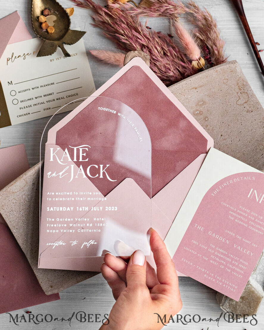 HOCHZEITS EINLADUNGEN Elegante Einladungen Klassische Karten Arch Plexiglas Hochzeitsinvitationsset, Blush Pink Goldene Hochzeitskarten mit RSVP Samtummantelung, Acryl Moderne Hochzeitskarten