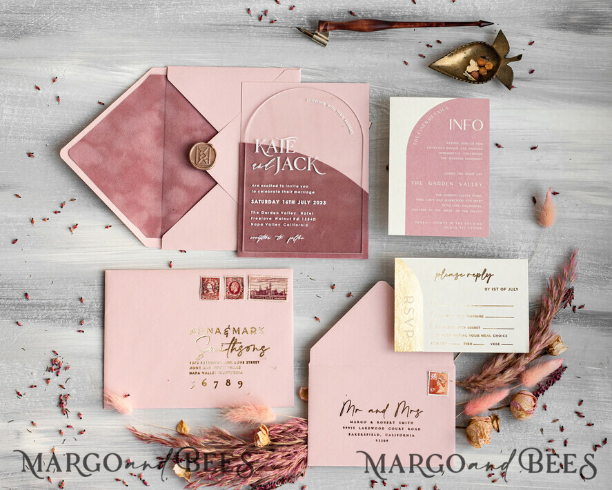 HOCHZEITS EINLADUNGEN Elegante Einladungen Klassische Karten Arch Plexiglas Hochzeitsinvitationsset, Blush Pink Goldene Hochzeitskarten mit RSVP Samtummantelung, Acryl Moderne Hochzeitskarten