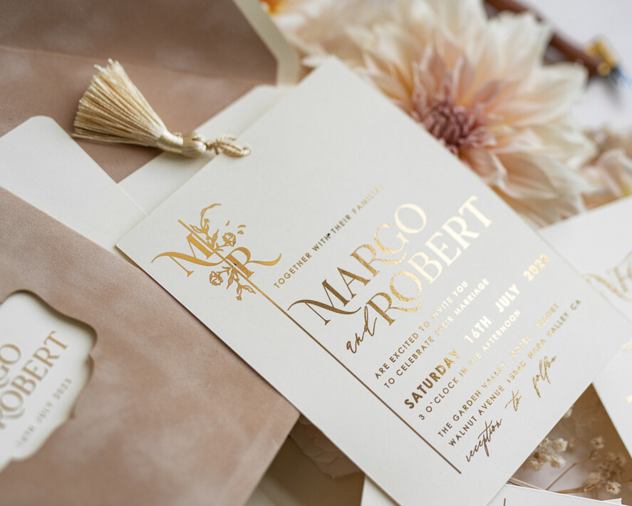 HOCHZEITS EINLADUNGEN Gold / Roségold / Silber / Glitzer Maßgeschneiderte Hochzeitskarten aus Samt mit Cremetasche, elegante goldene Quaste Hochzeitskarten, goldene Hochzeitsladung, Luxus-Hochzeitskarten