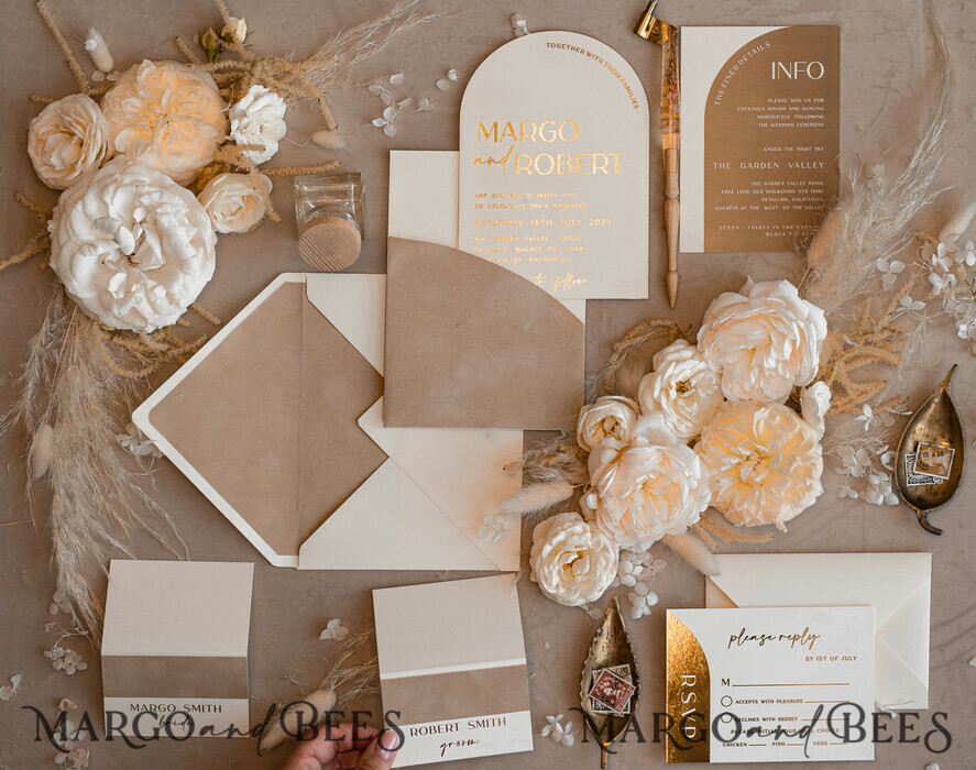 HOCHZEITS EINLADUNGEN Gold / Roségold / Silber / Glitzer Maßgeschneiderte Hochzeitskarten Samt beige Tasche, elegante Bogenhochzeitskarten, goldene Hochzeitseinladung Suite, luxuriöse Hochzeitseinladungen
