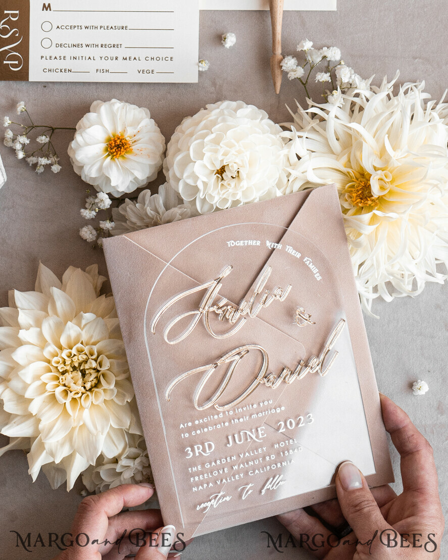 HOCHZEITS EINLADUNGEN Gold / Roségold / Silber / Glitzer Arch Golden Acryl-Hochzeitseinladungssuite, Samtbeige Hochzeitseinladungen, Glamour Plexiglas Hochzeitseinladungen