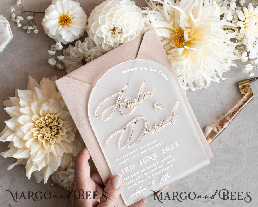 HOCHZEITS EINLADUNGEN Gold / Roségold / Silber / Glitzer Arch Golden Acryl-Hochzeitseinladungssuite, Samtbeige Hochzeitseinladungen, Glamour Plexiglas Hochzeitseinladungen