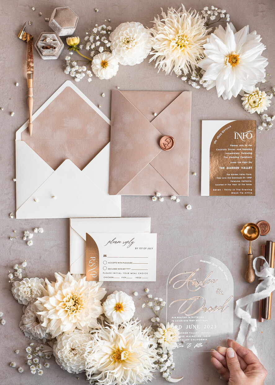 HOCHZEITS EINLADUNGEN Gold / Roségold / Silber / Glitzer Arch Golden Acryl-Hochzeitseinladungssuite, Samtbeige Hochzeitseinladungen, Glamour Plexiglas Hochzeitseinladungen