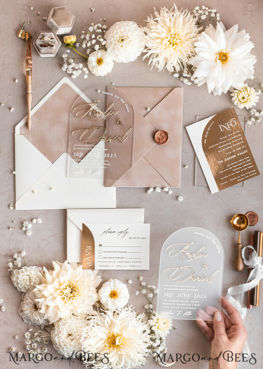 HOCHZEITS EINLADUNGEN Gold / Roségold / Silber / Glitzer Arch Golden Acryl-Hochzeitseinladungssuite, Samtbeige Hochzeitseinladungen, Glamour Plexiglas Hochzeitseinladungen