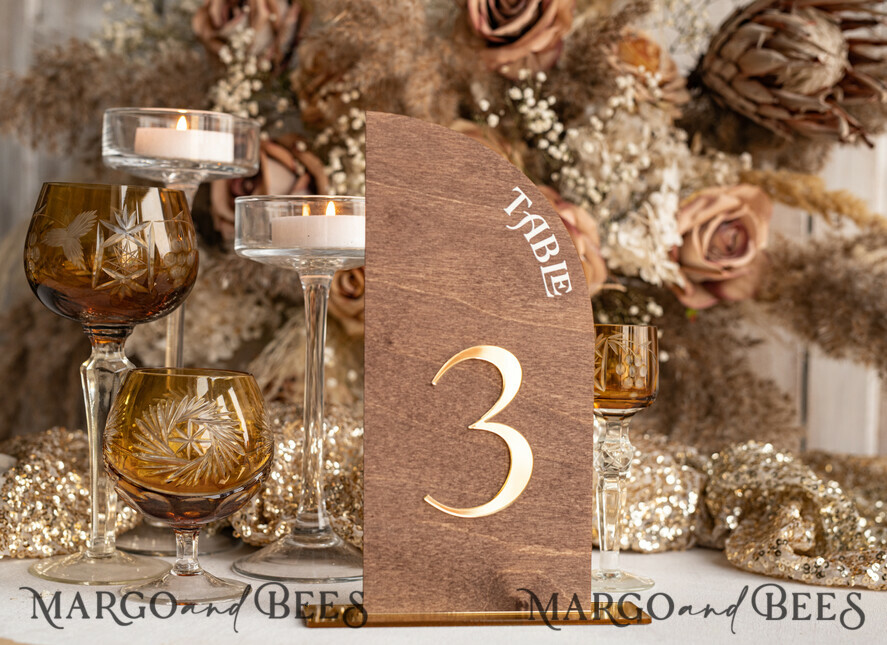 TISCHDEKORATIONSCHILDER   Holz Eco Rustikale Tischnummern Rustikale Holz-Halbbogen-Hochzeits-Tischnummern, Holz-Gold-Plexi-Tischnummern, ländliche Scheunen-Hochzeits-Tischdekoration, Hochzeitsschild-Holz-goldene Spiegel-Tischnummern