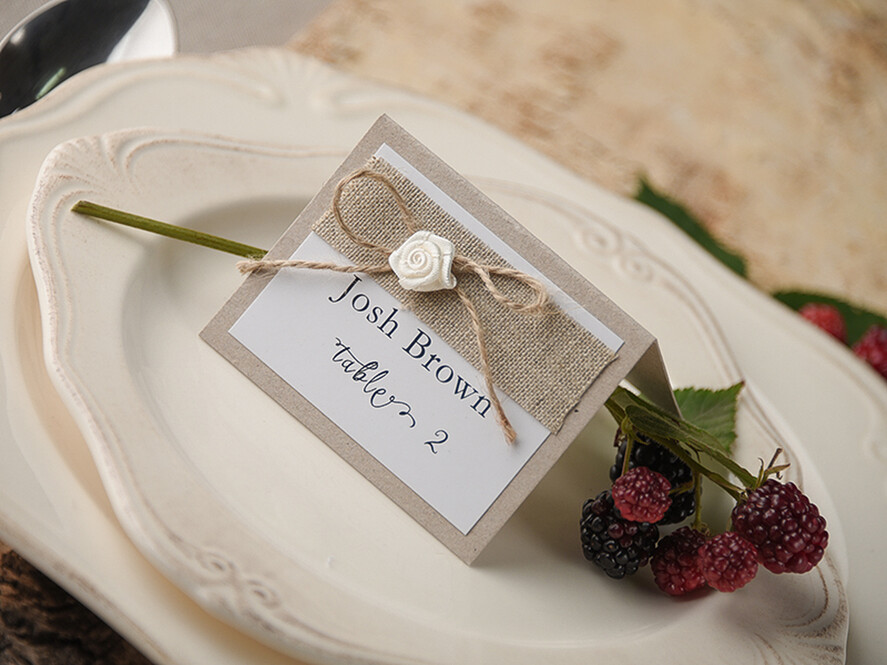 PLACE CARDS / TABLE CARDS rustic and lace Elegant Eco Brown Wedding Place Cards with White Rose, Ivory Wedding Name Tags with Brown Burlap Twine and Dried Leaf, Rustic Wedding Stationery, Editable Text