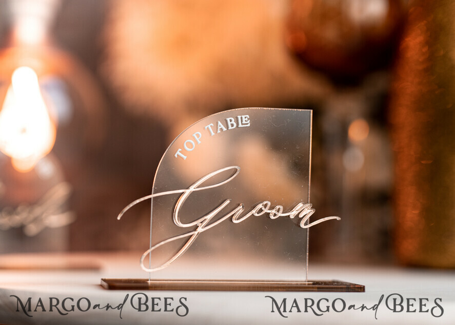 PLACE CARDS / TABLE CARDS Acrylic Gold Clear / Wood 3D Modern half arch Acrylic Place card with stand, Wedding seat Cards, Transparent Acryl Name Card, Luxury seating card with white and gold wording, Editable Text