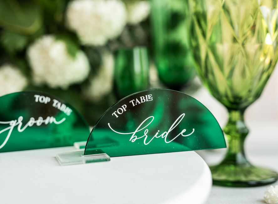 PLACE CARDS / TABLE CARDS Acrylic Gold Clear / Wood 3D Acrylic Arch Green Place card with stand, Emerald Green Acrylic Place card, White UV Plexi Flat Place card, Green Luxury Wedding Table Decor, Green Wedding Sign