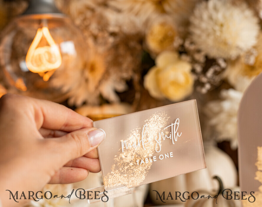 PLATZKARTEN / TISCHKARTEN  
 Acrylgold klar / Holz 3D Acryl Beige Platzkarte mit Ständer, Arch Clear Nude Taupe Namenskarten, Premium Luxus Sitzkarten, Platzkarten für Hochzeitsgäste, Gold Gäste-Eskortkarten