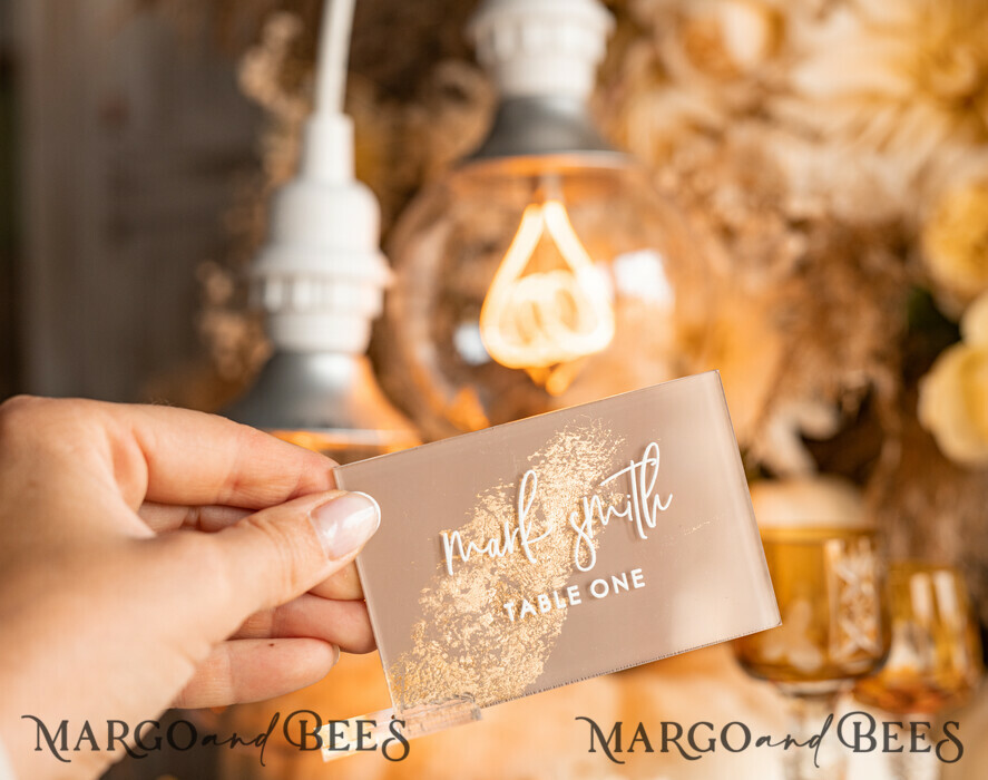 PLATZKARTEN / TISCHKARTEN  
 Acrylgold klar / Holz 3D Acryl Beige Platzkarte mit Ständer, Arch Clear Nude Taupe Namenskarten, Premium Luxus Sitzkarten, Platzkarten für Hochzeitsgäste, Gold Gäste-Eskortkarten