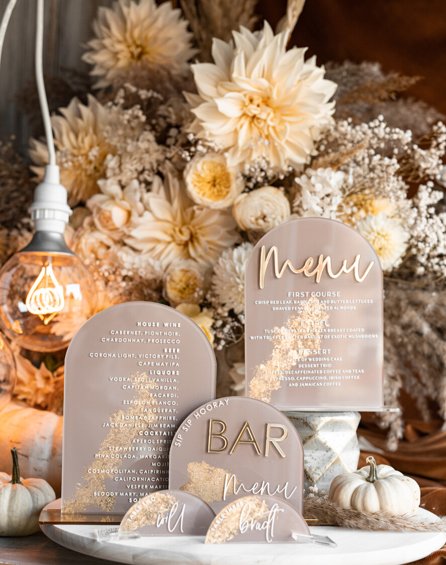 PLACE CARDS / TABLE CARDS Acrylic Gold Clear / Wood 3D Acrylic Arch Beige Place Card with Stand, Clear Acryl and Gold Flat Place Card, Nude Gold Plexi Flat Place Card, Tan Luxury Wedding Table Decor, Earthy Wedding