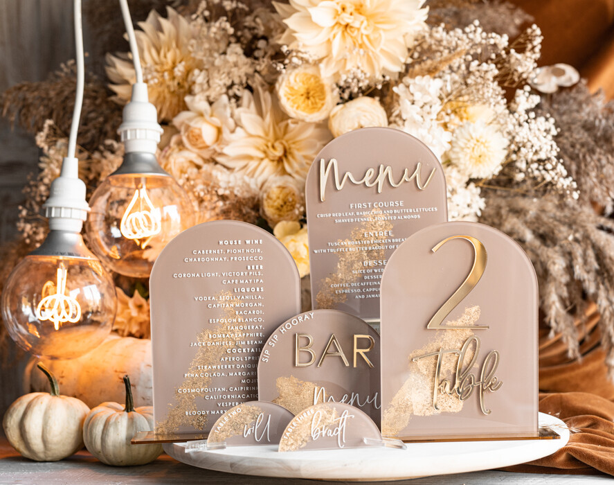 PLACE CARDS / TABLE CARDS Acrylic Gold Clear / Wood 3D Acrylic Arch Beige Place Card with Stand, Clear Acryl and Gold Flat Place Card, Nude Gold Plexi Flat Place Card, Tan Luxury Wedding Table Decor, Earthy Wedding